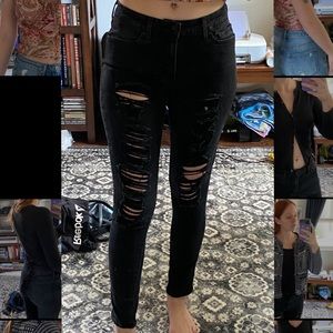 Black Distressed Levi’s